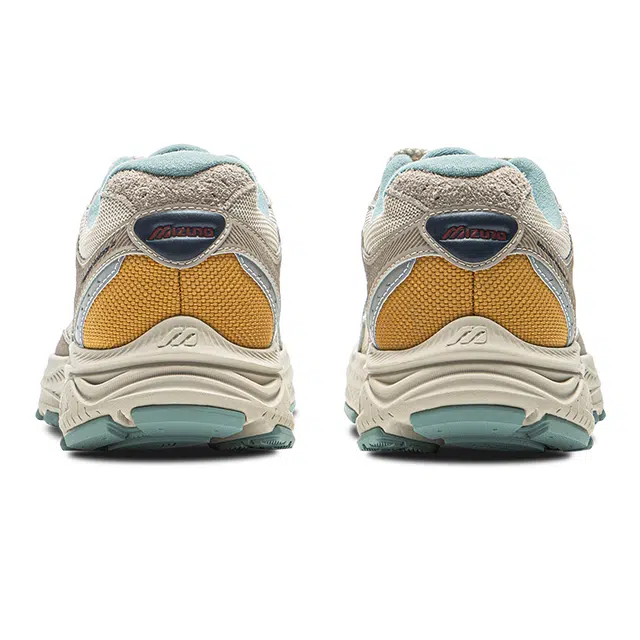 Mizuno Racer S