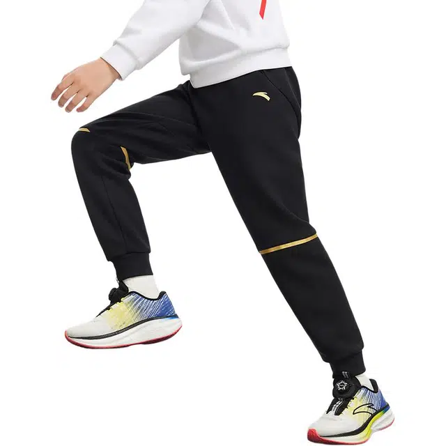 安踏儿童 亲肤舒适时尚字母印花针织运动裤 梦幻黑青少年