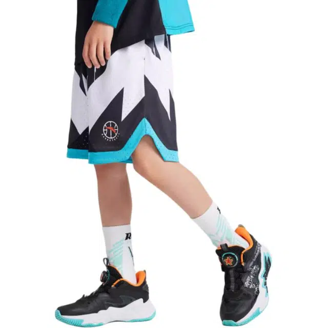 安踏儿童 休闲五分薄款运动儿童短裤 儿童款 梦幻黑