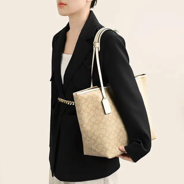GUYI COACH City33