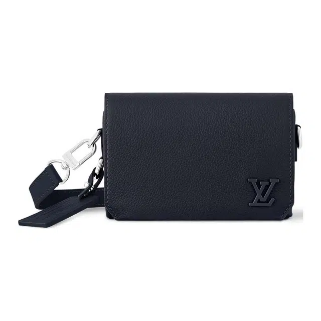 LOUIS VUITTON Fastline Logo