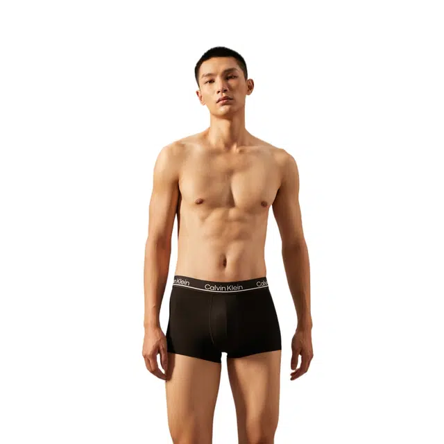 CALVIN KLEIN
