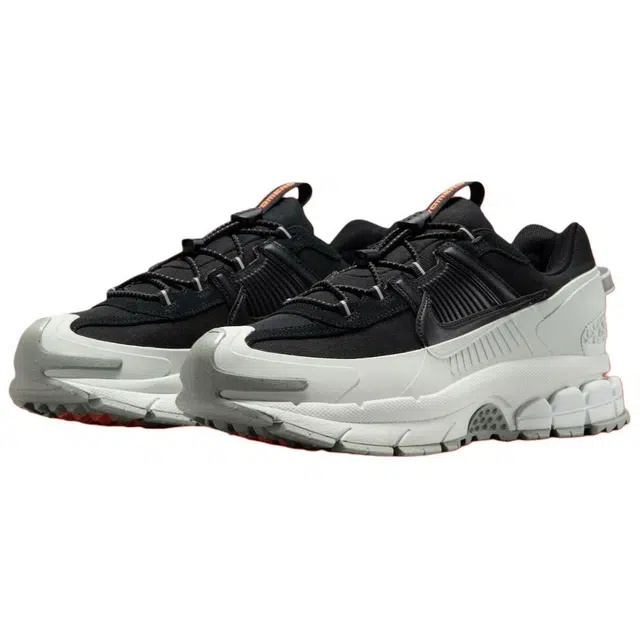 Nike Zoom Vomero 5 Roam Black Light Silver