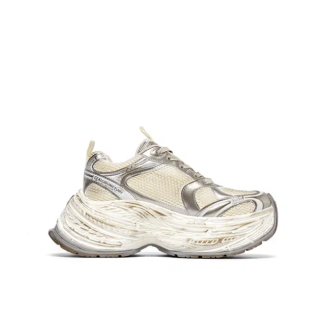 Acupuncture Classic Retro Low Dad Sneakers