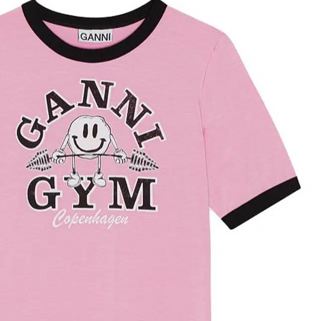 GANNI T