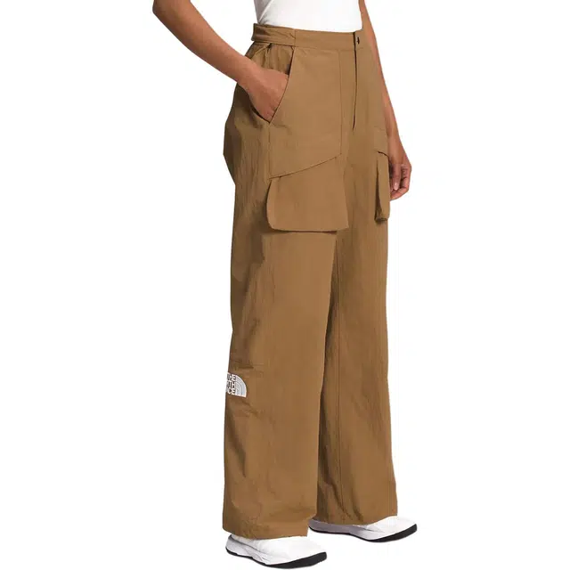 THE NORTH FACE SS23 Low-Fi Hi-Tek Logo