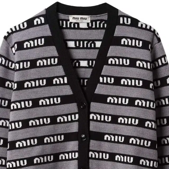 MIU MIU FW22 LogoV