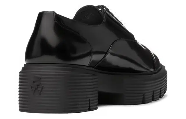 stuart weitzmanSW