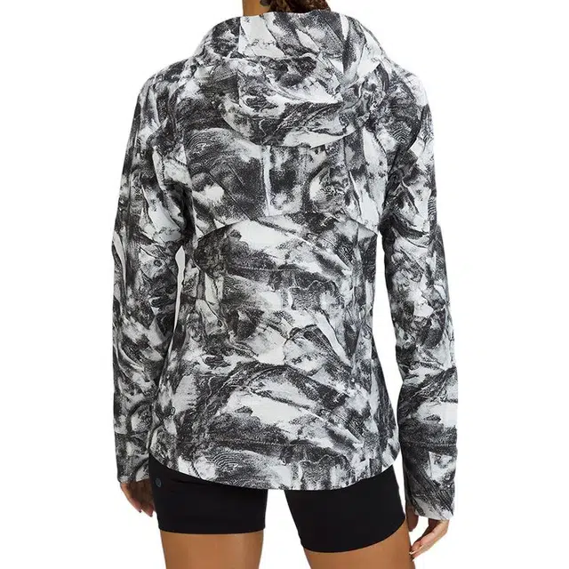 lululemon Glyde Break a Trail Logo