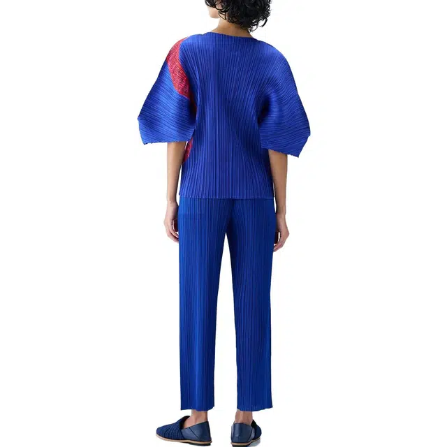 PLEATS PLEASE ISSEY MIYAKE T