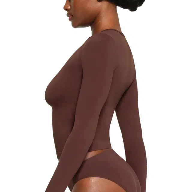 SKIMS SOFT SMOOTHING SEAMLESS LONG SLEEVE T-SHIRT T COCOA