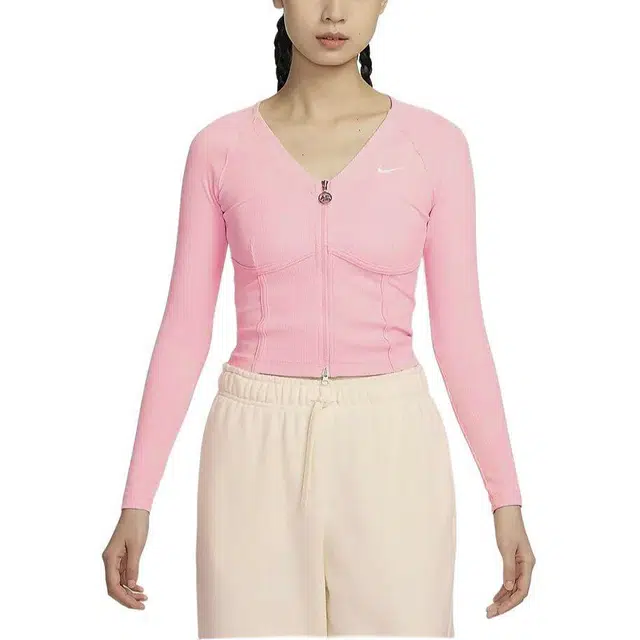 Nike Sportswear logoV SS24T