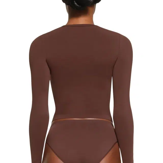 SKIMS SOFT SMOOTHING SEAMLESS LONG SLEEVE T-SHIRT T COCOA