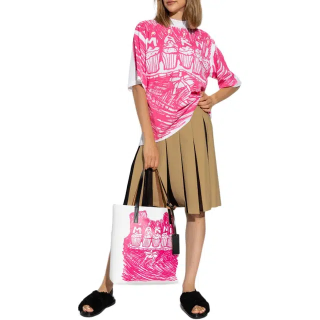 MARNI T
