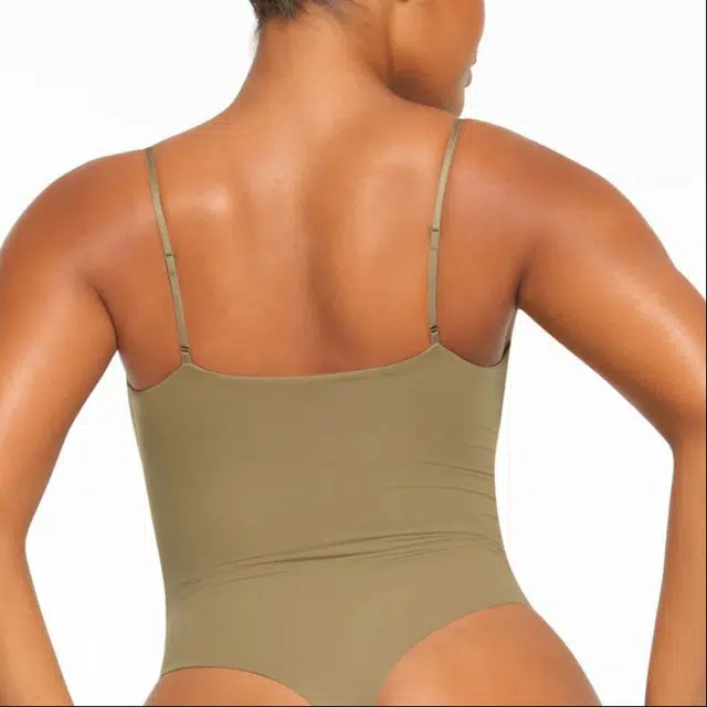 SKIMS FITS EVERYBODY CAMI BODYSUIT KHAKI