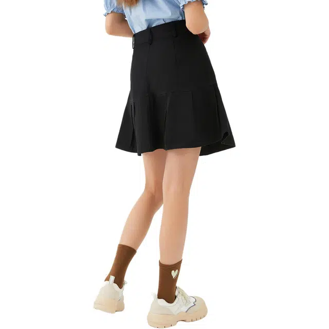 美特斯邦威 纯色中腰合身休闲短裙 女款