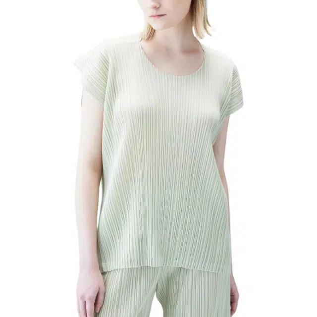 PLEATS PLEASE ISSEY MIYAKE T