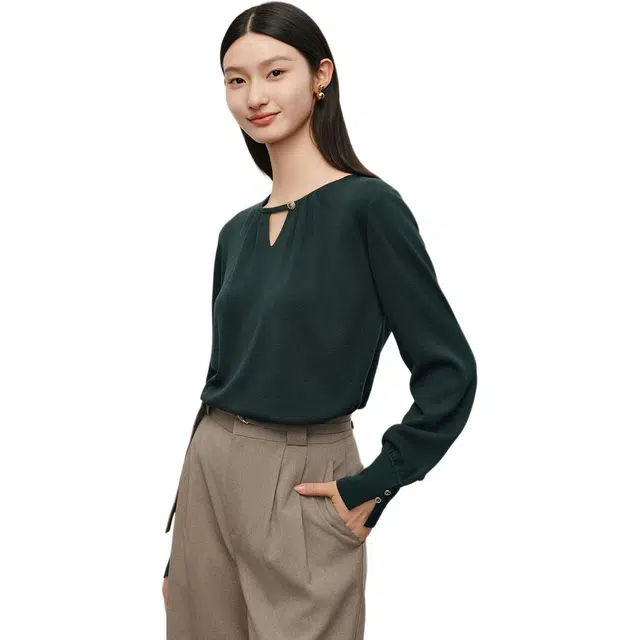 玖姿安娜蔻 纯色薄款简约毛衣 女款 墨绿