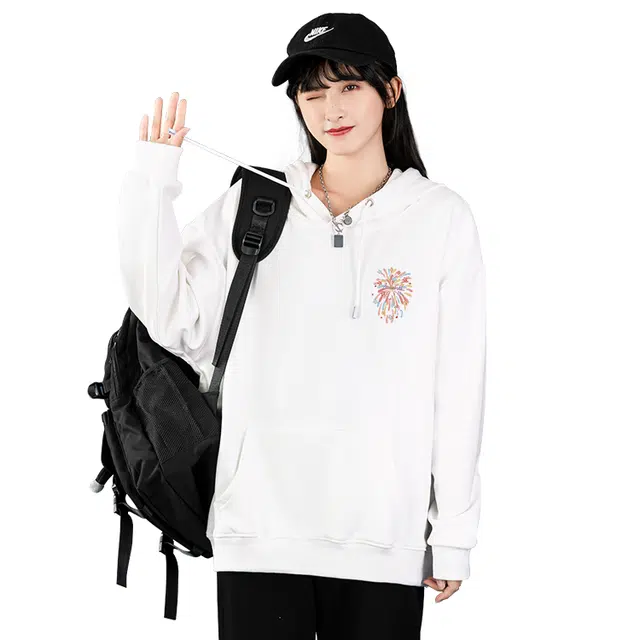 棉致 简约创意火焰烟花印花连帽宽松落肩袖卫衣 女
