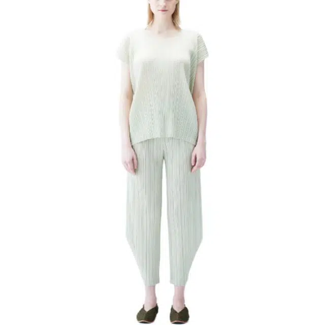 PLEATS PLEASE ISSEY MIYAKE T