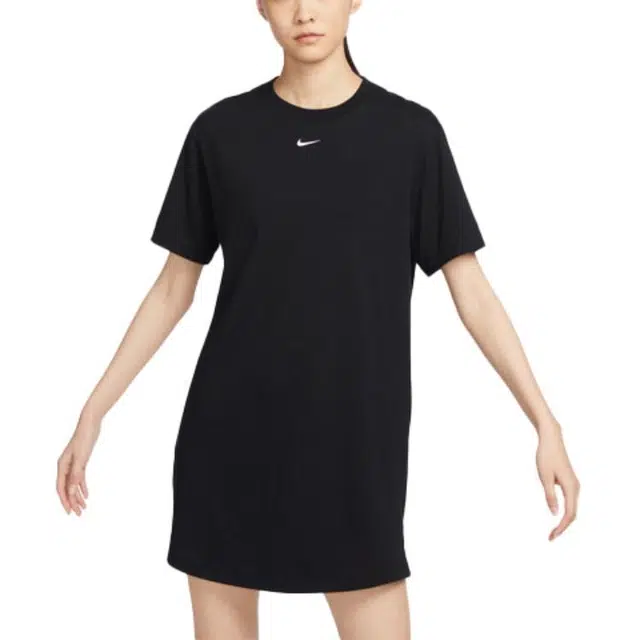 Nike Sportswear Essential Logo