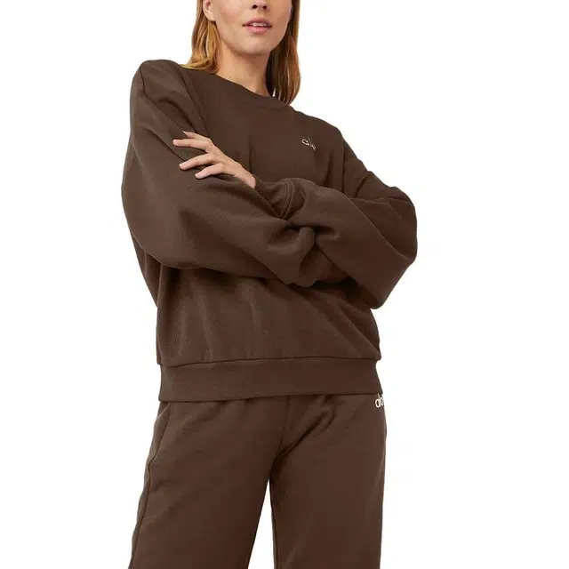 Alo Yoga Accolade Crew Neck Pullover