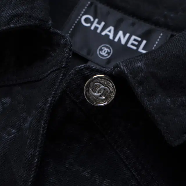 CHANEL 23 23A Logo