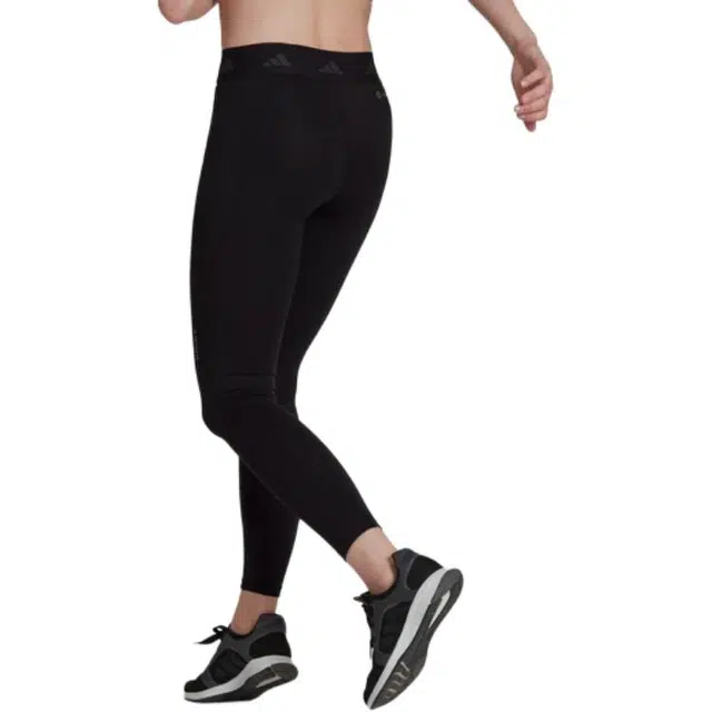adidas Tf Winter Q4 Logo
