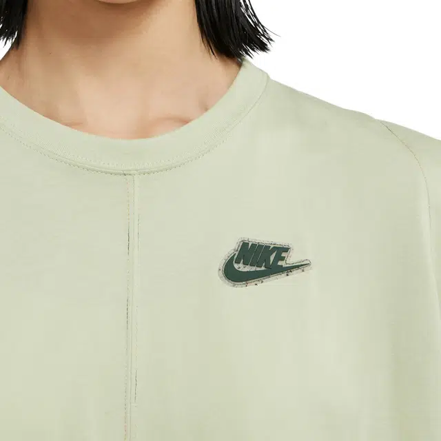 Nike Sportswear LogoT