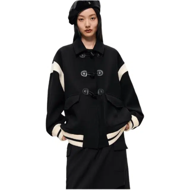 太平鸟 美式运动翻领棒球学院毛呢棒球服 女款 黑色