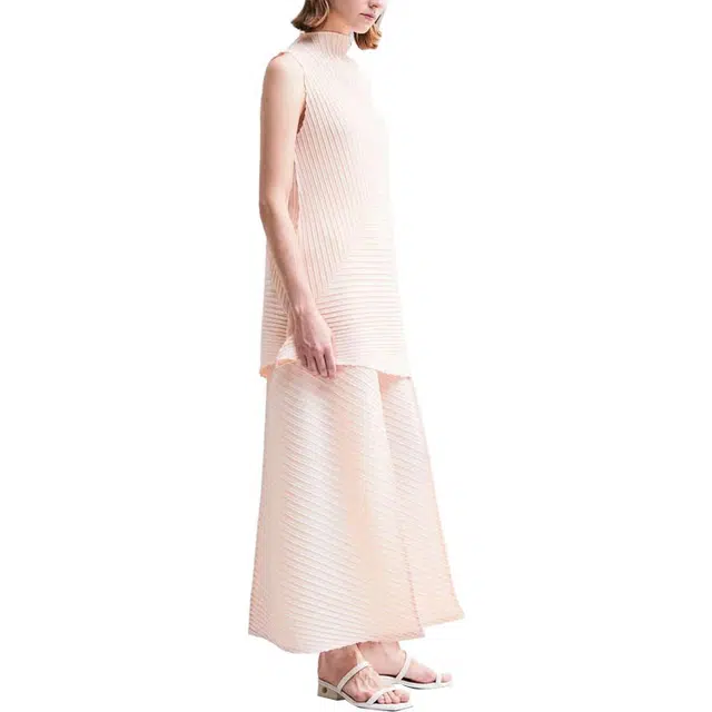 ISSEY MIYAKE SS23 T