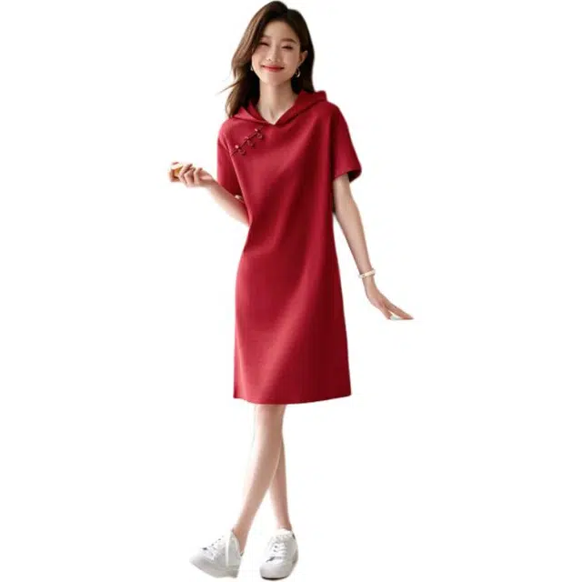 沫晗依美 舒适纯色连帽中长款短袖连衣裙 女款 红色