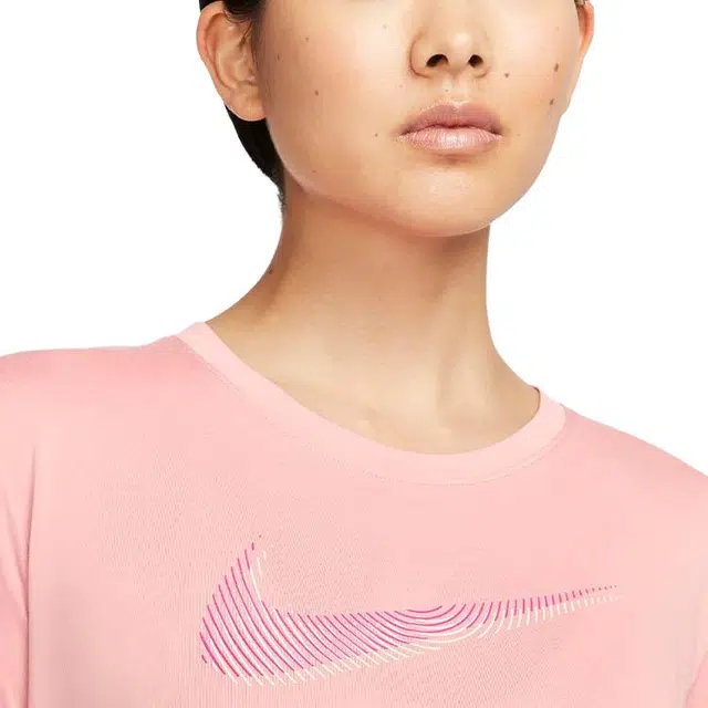 Nike Dri-FIT Swoosh Logo T