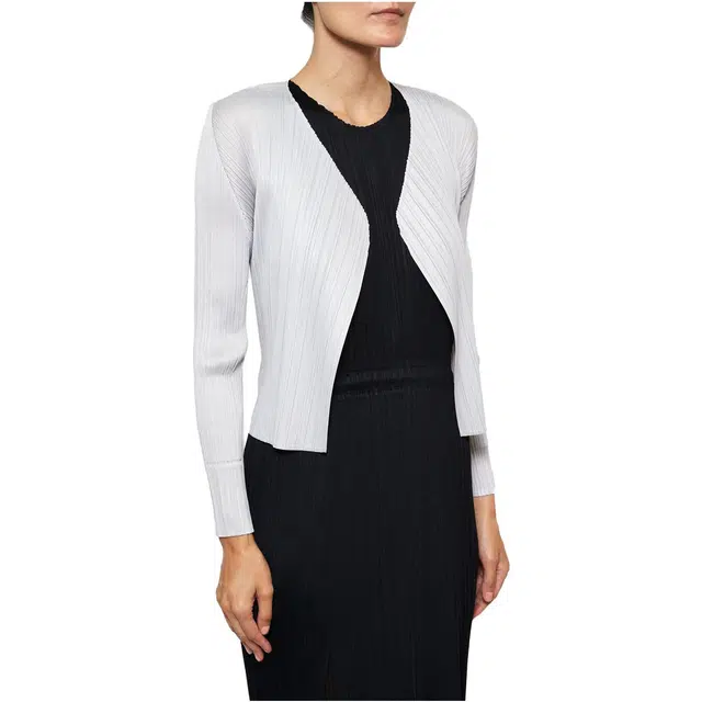 PLEATS PLEASE ISSEY MIYAKE