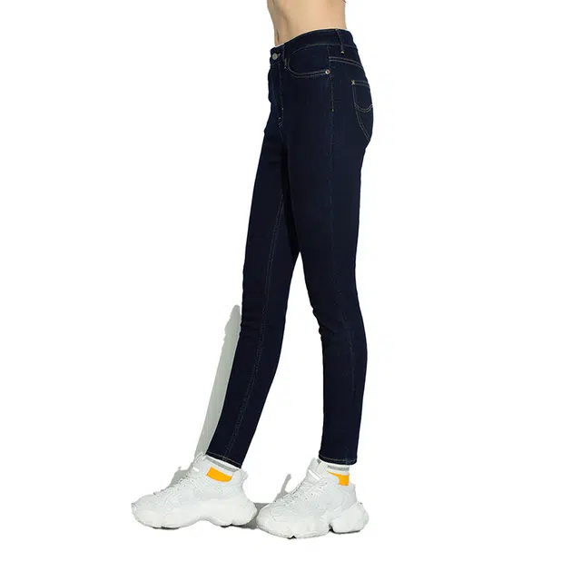 Lee FW22 419