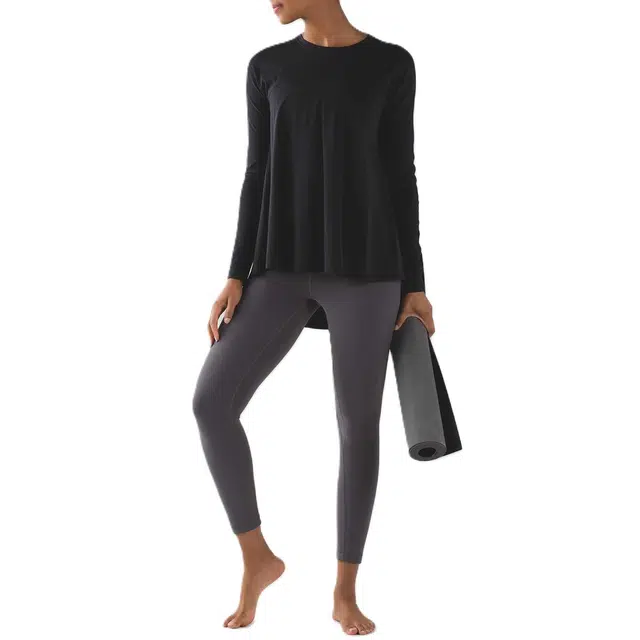 lululemon Acadia T