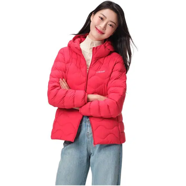 坦博尔 轻薄短款修身连帽羽绒服 女款