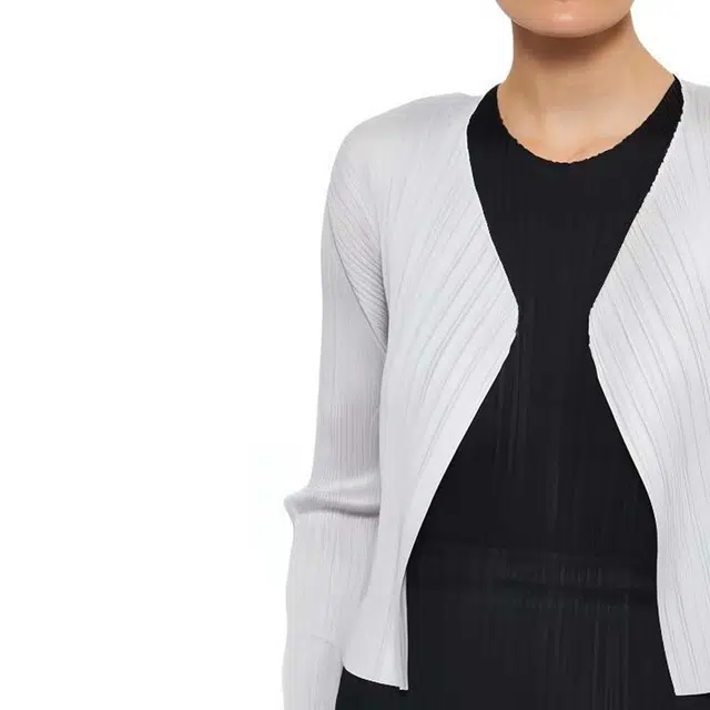 PLEATS PLEASE ISSEY MIYAKE