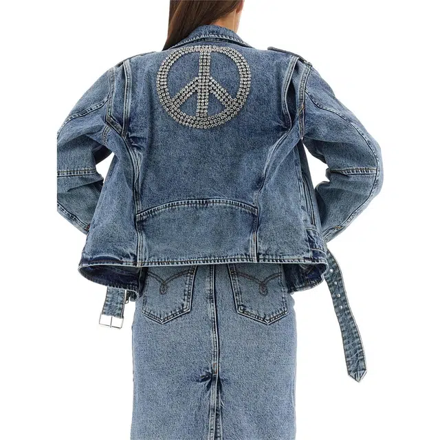 MOSCHINO