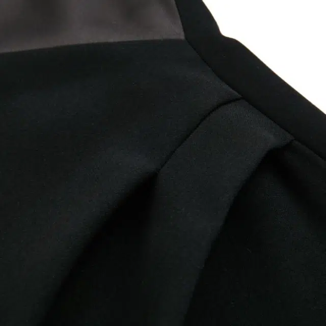 EMPORIO ARMANI SS21 V
