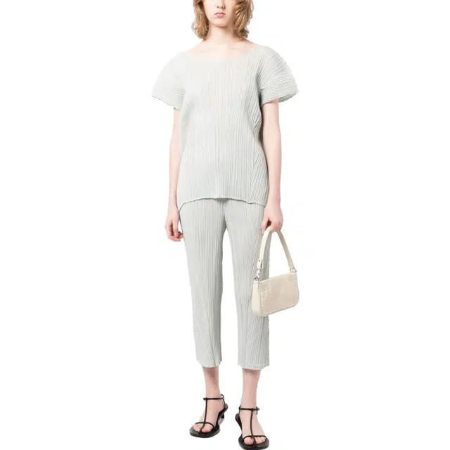 PLEATS PLEASE ISSEY MIYAKE SS23 T