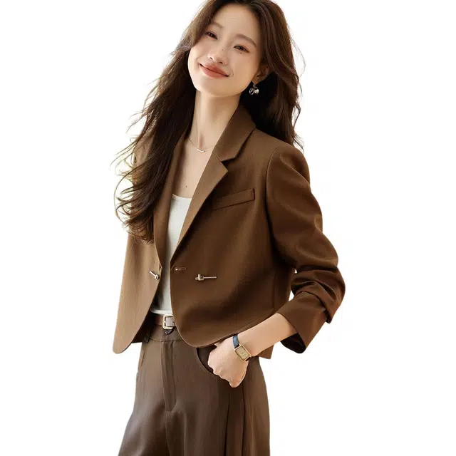 沫晗依美 纯色短款长袖西装 女款 深咖色