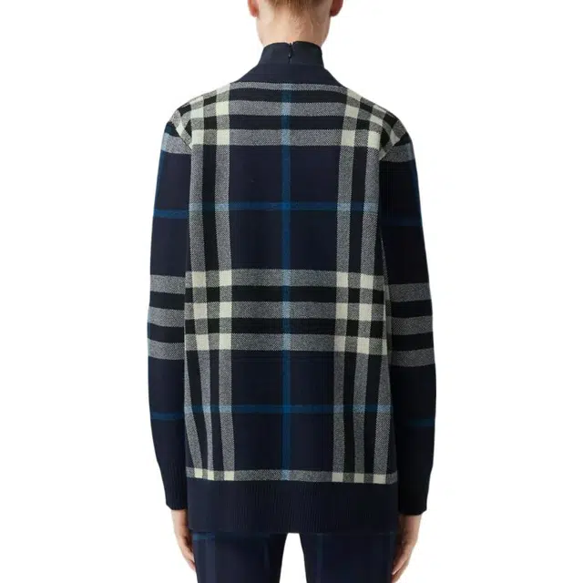 Burberry FW22 V