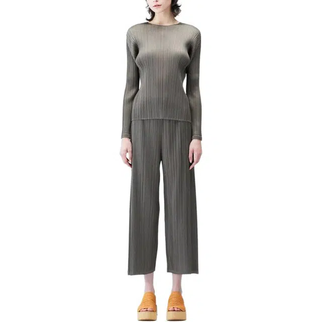 PLEATS PLEASE ISSEY MIYAKE T