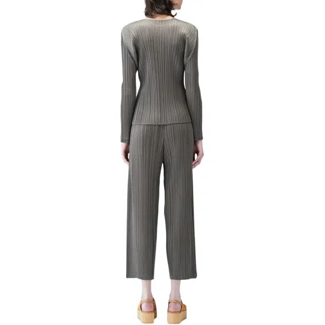 PLEATS PLEASE ISSEY MIYAKE T