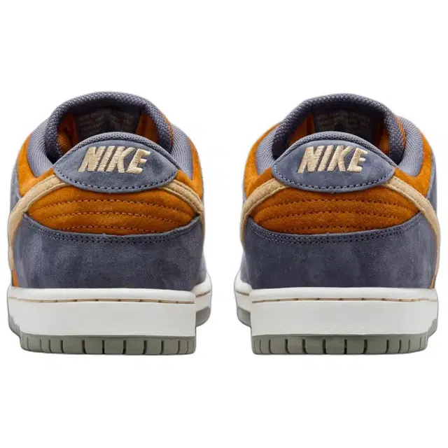 Nike SB Dunk Low Light Carbon