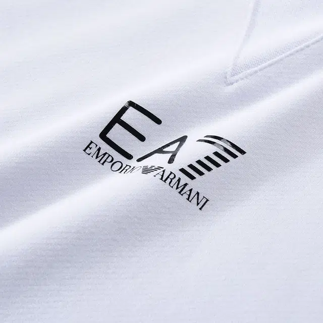 EMPORIO ARMANI EA7 Logo