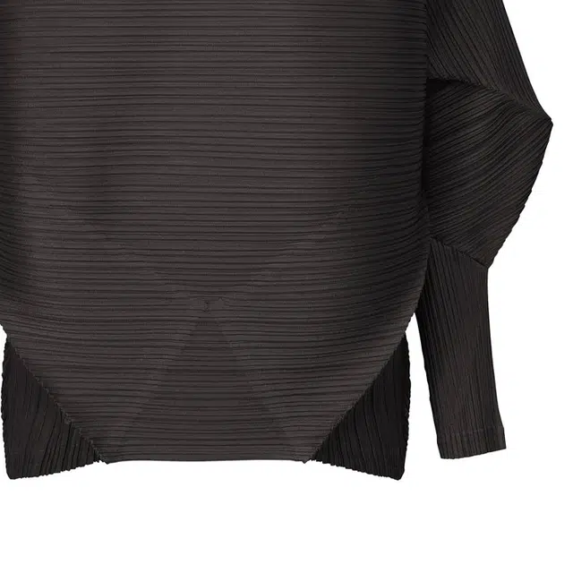 PLEATS PLEASE ISSEY MIYAKE T