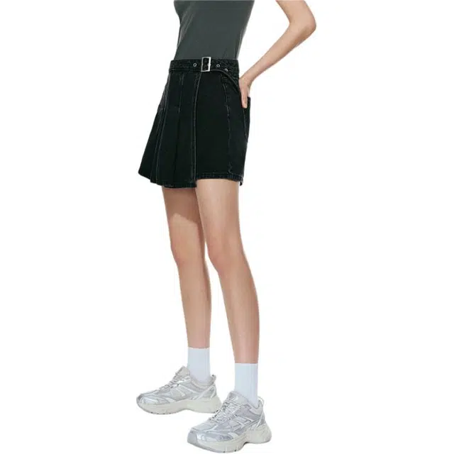 URBAN REVIVO SS24