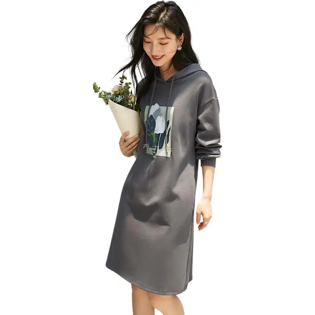 沫晗依美 连帽宽松休闲长袖连衣裙 女款 深灰色
